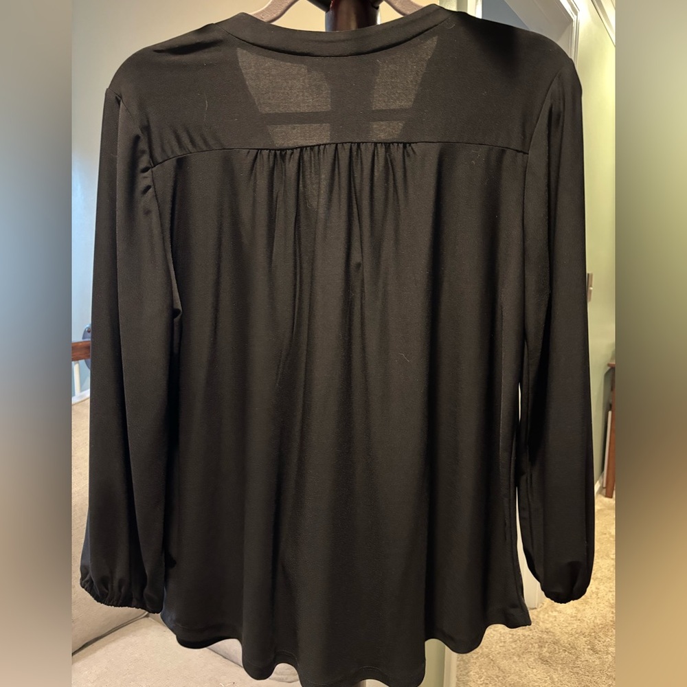 Vince Camuto Black V-Neck Blouse - Picture 2 of 4